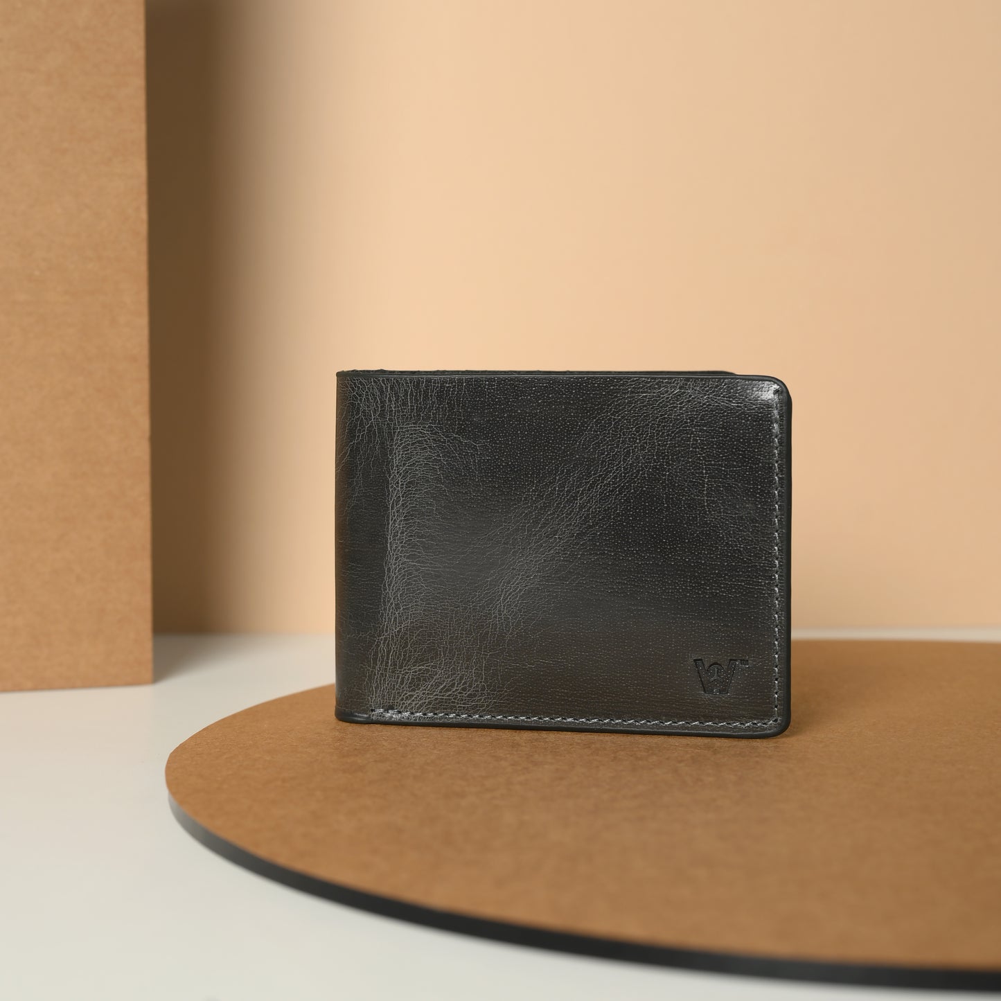 Waultt Bold Textured Black Leather Bifold Wallet for Men