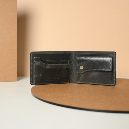 Waultt Bold Textured Black Leather Bifold Wallet for Men