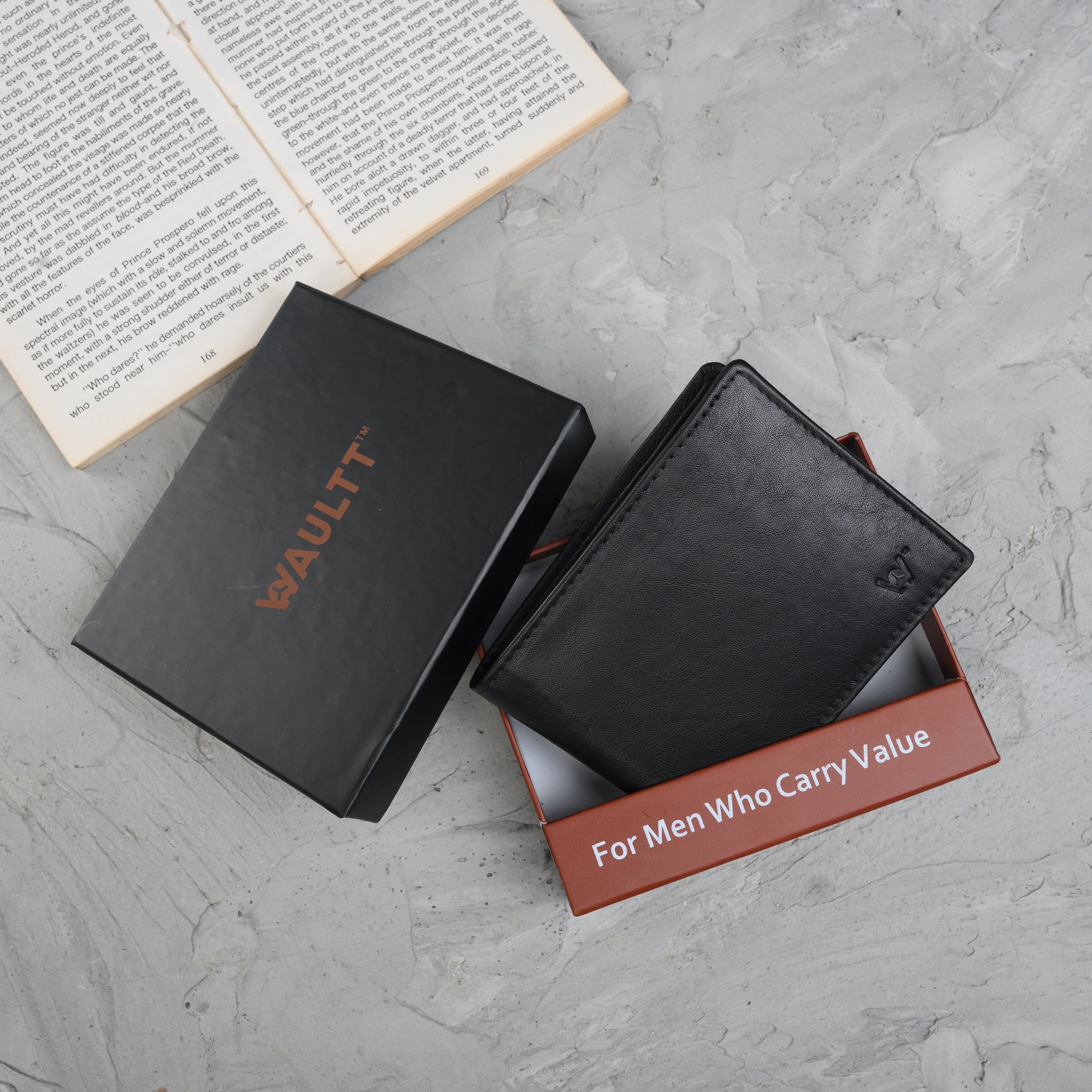 Waultt Classy Black Leather Bifold Wallet for Men