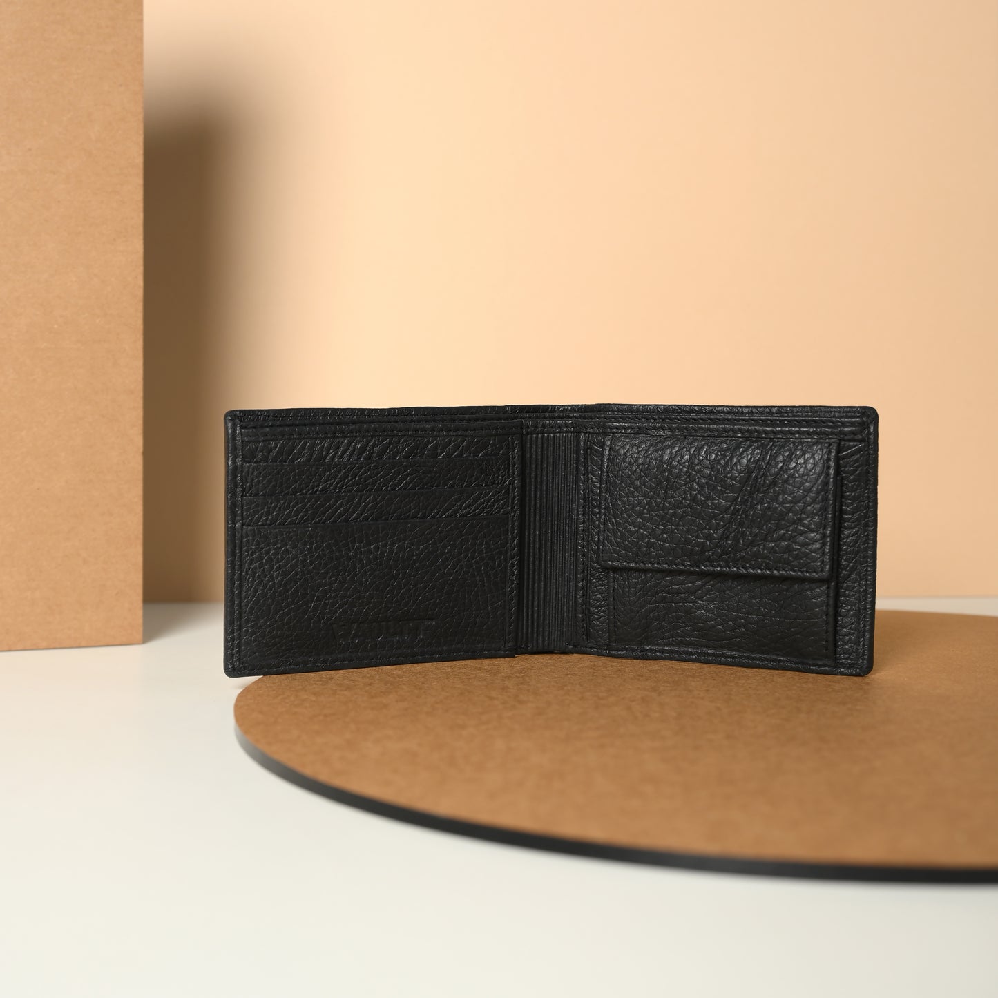 Waultt Luxurious Black Leather Bifold Wallet for Men